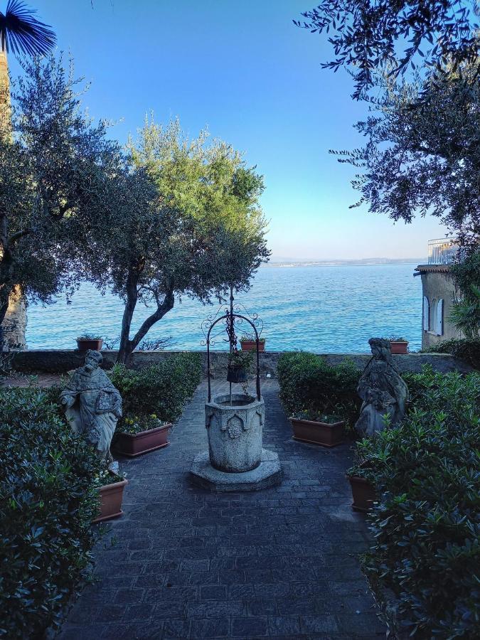 Il Nido Del Cigno Apartment Sirmione Bagian luar foto